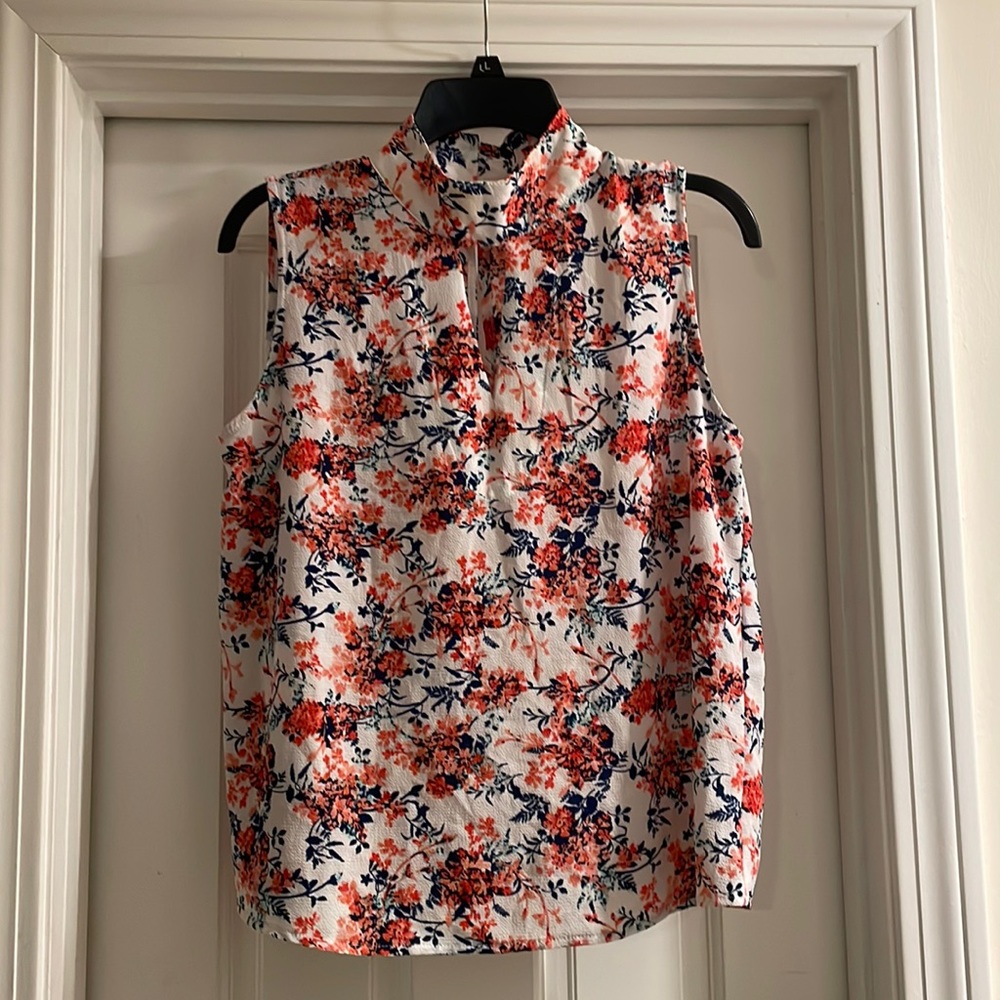 Sleeveless blouse